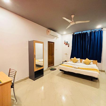 Hotel Aditya Palace Guwahati Exterior foto